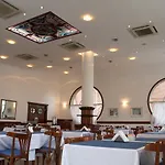 Hotel Reviens