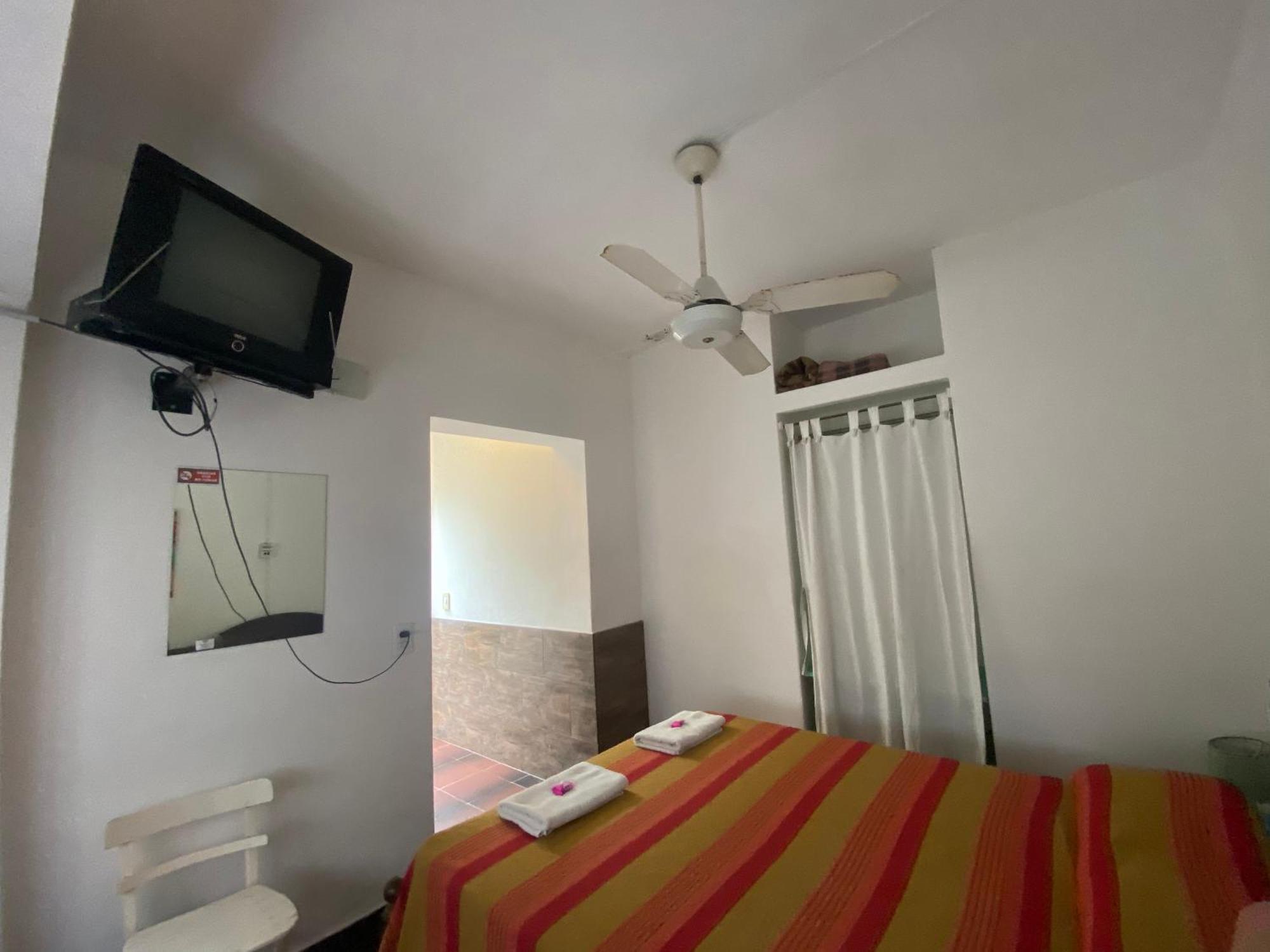 Acacia Hotel *