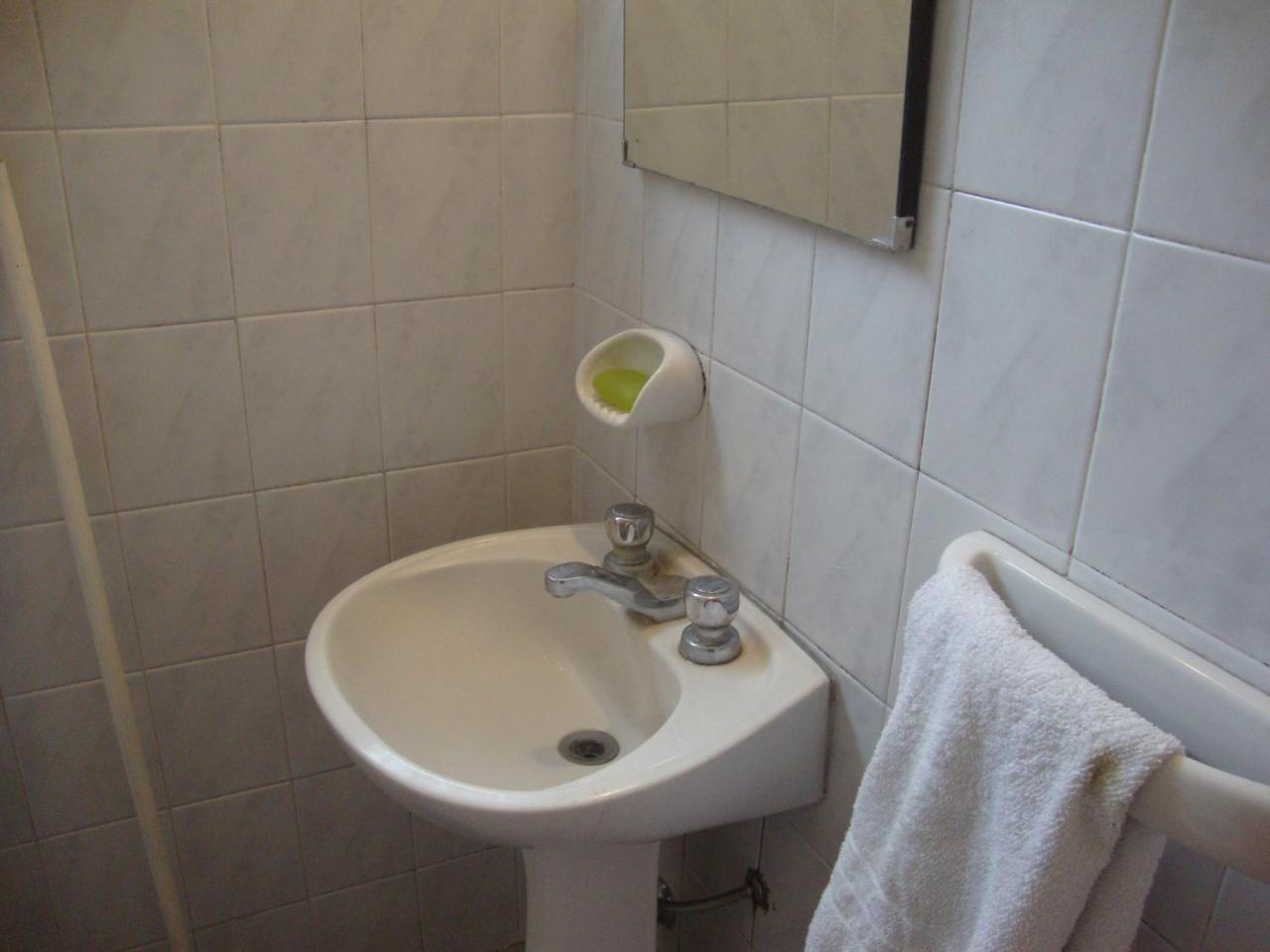Acacia Hotel *