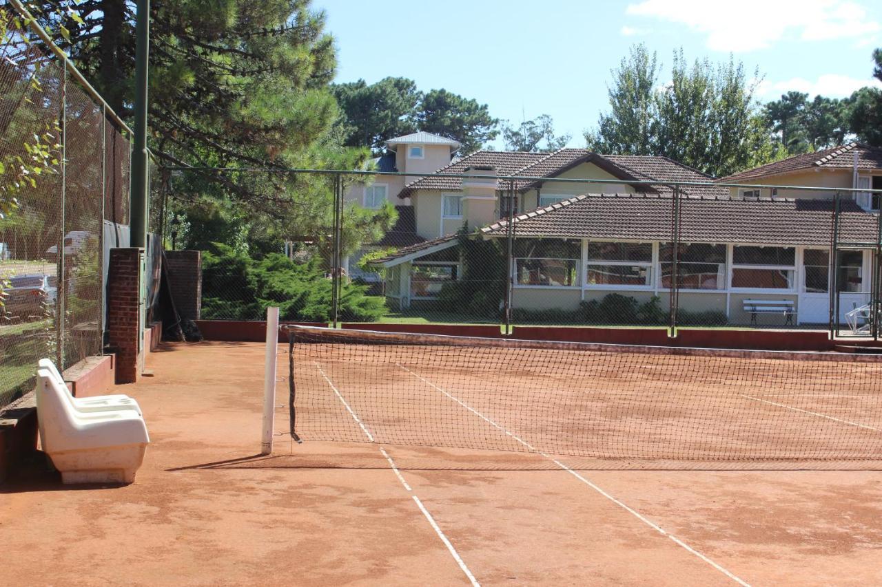 Lawn Tennis Apartahotel