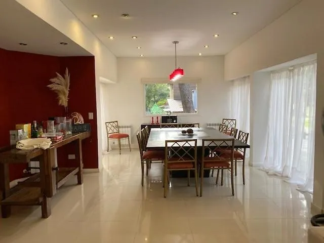 PINAMAR CASA HASTA 10 PERSONAS SE ALQUILA MINIMO 2 NOCHES s