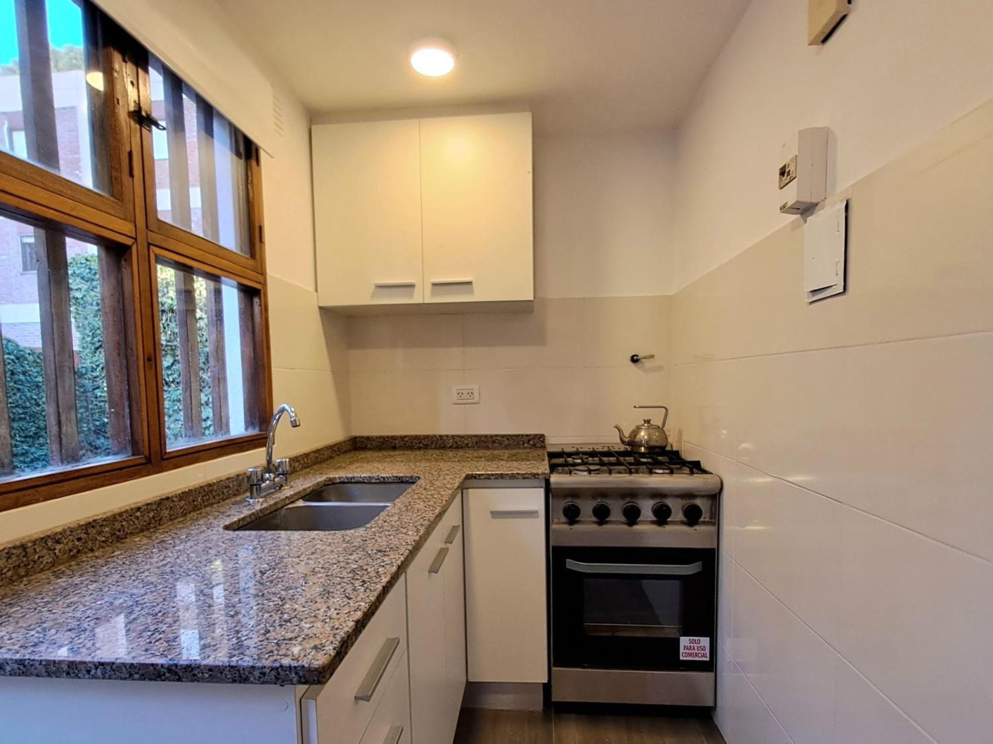 Apartamento Duplex Besugo, Con Patio Y Parrilla *